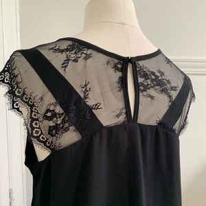 LAUREN VIDAL | M | Oversized black laced tank top